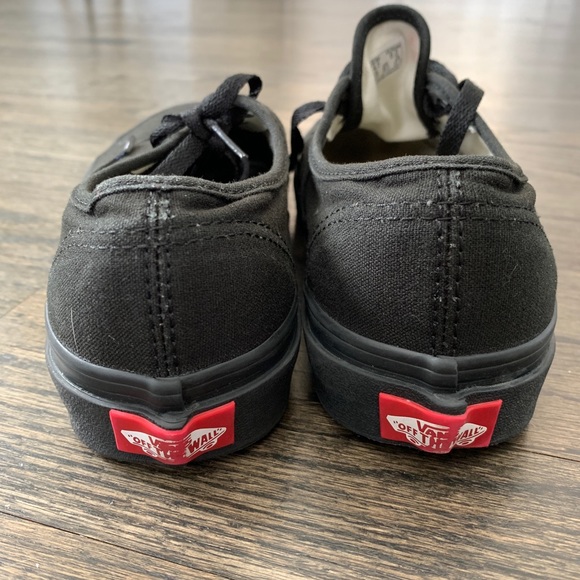 Black Vans shoes - Picture 2 of 3